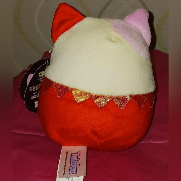 Karina Cat Twizzlers 6" Squishmallow Hershey - Picture 6 of 15